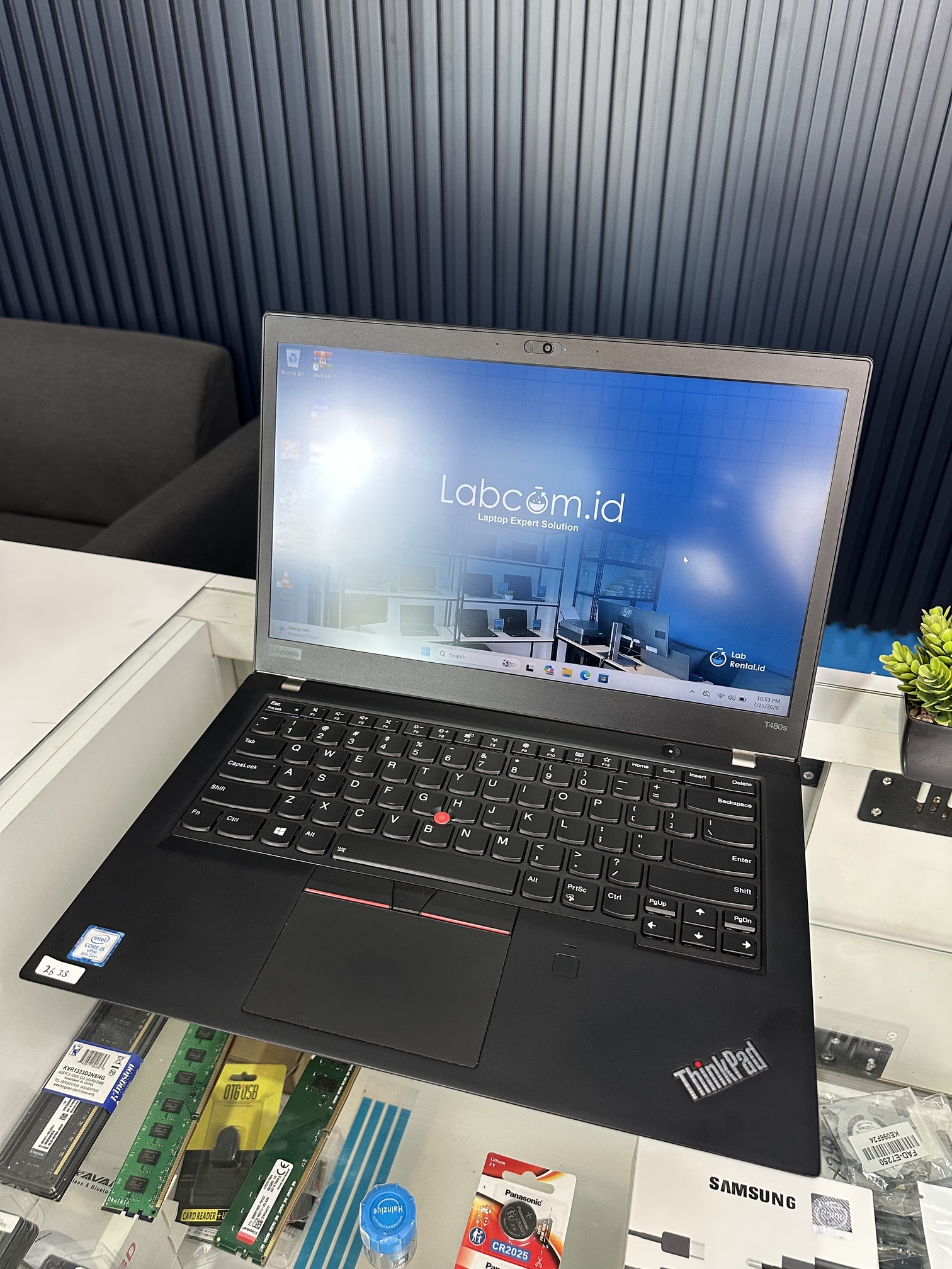 Lenovo ThinkPad T480S Prosesor Intel Core i5-8350U up to 3.6 GHz RAM 8 GB DDR4 up to 24 GB (8GB Soldered + 1 Slot) 2400 MHz SSD 256 GB M.2 PCIe NVMe VGA Intel UHD Graphics 620 14" FHD Win 11